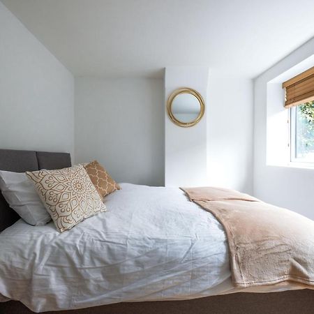 Cosy Flat In Free Parking Area, Next To Bus Stop Hove Buitenkant foto