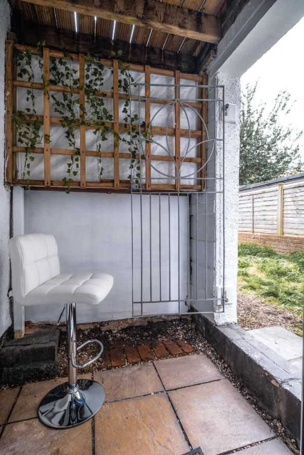 Cosy Flat In Free Parking Area, Next To Bus Stop Hove Buitenkant foto