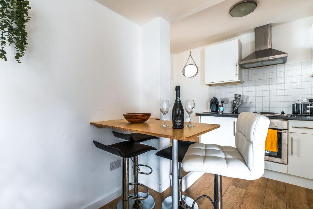 Cosy Flat In Free Parking Area, Next To Bus Stop Hove Buitenkant foto